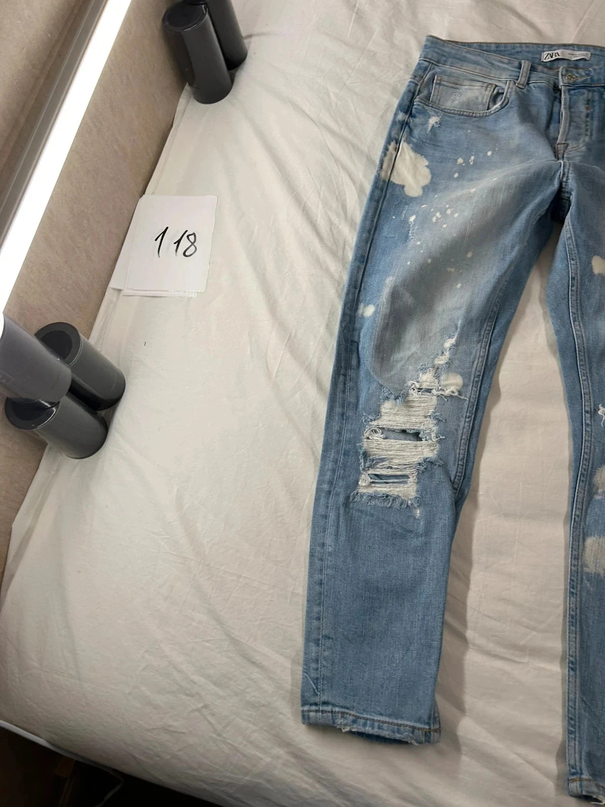 Light blue distressed Zara jeans – photo 3